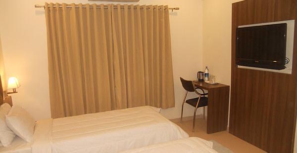 Hotel The Evergrand Palace Rajkot Exteriör bild